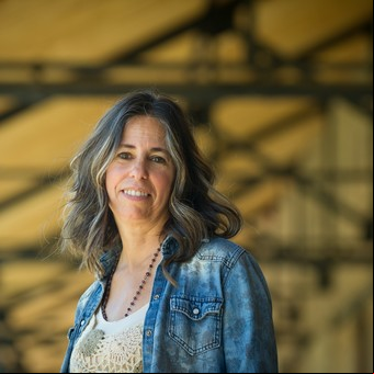 Agustina Caride: "Escribir para jóvenes es como ponerse en la piel de una persona de esa edad"