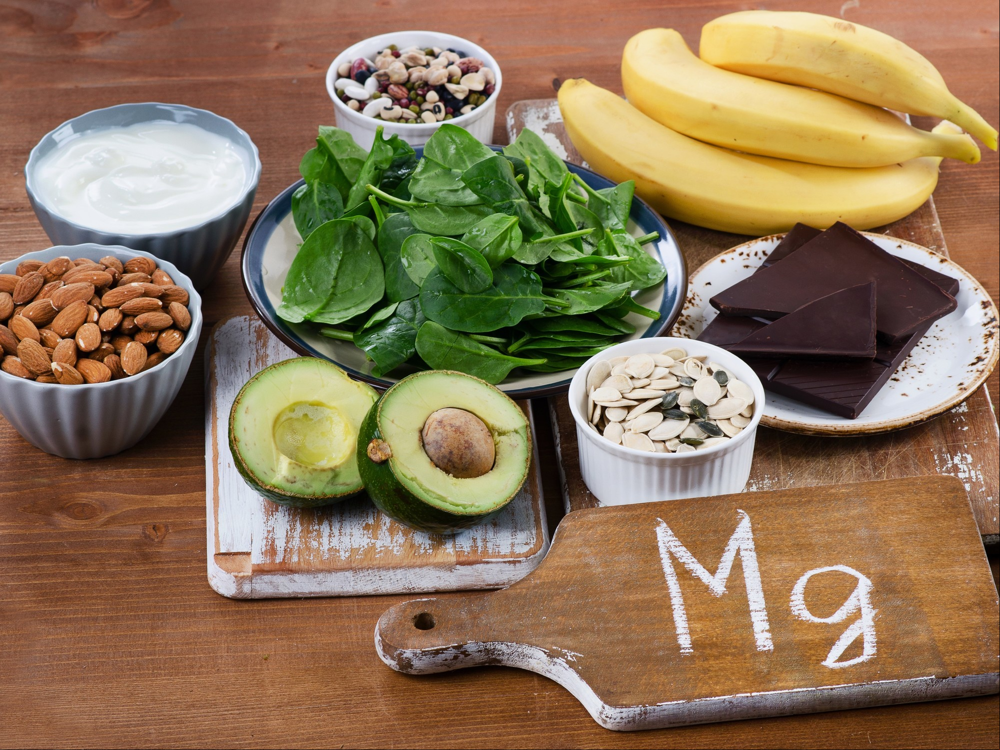 Es mejor comer alimentos ricos en magnesia que los suplementos. Verduras de hojas verdes, frutos secos, quinoa, legumbres, pescados y cereales integrales por caso./ Foto: Shutterstock.