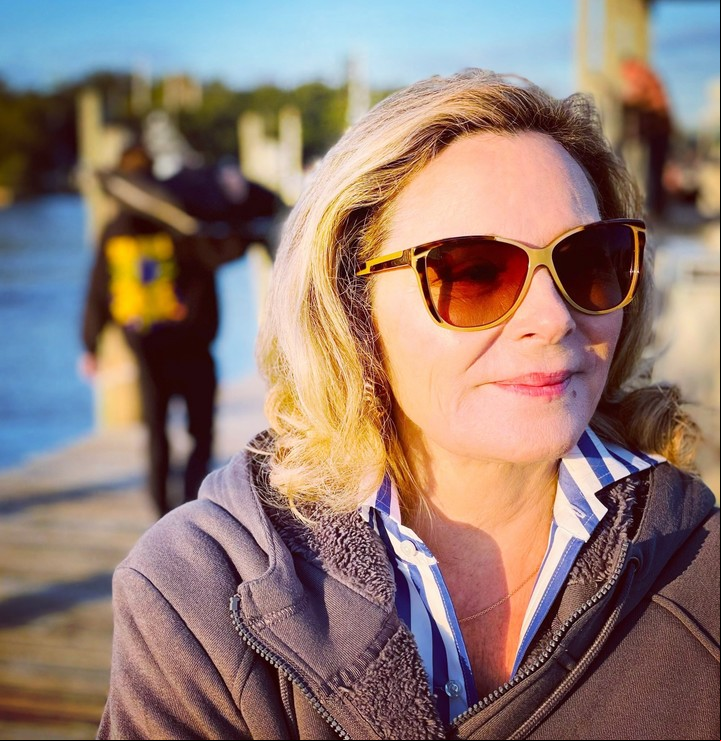 Kim Cattrall está filmando la película About My Father, donde comparte set con Robert De Niro. (Foto Twitter @KimCattrall)