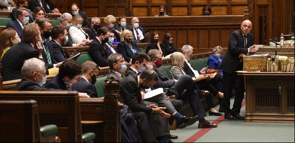 Gran Bretaña: Boris Johnson avanza con su medidas anti covid, pero con una rebelión de diputados de su partido