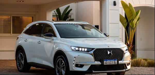 DS 7 Crossback E-Tense: cómo anda el 4x4 con tres motores y autonomía eléctrica