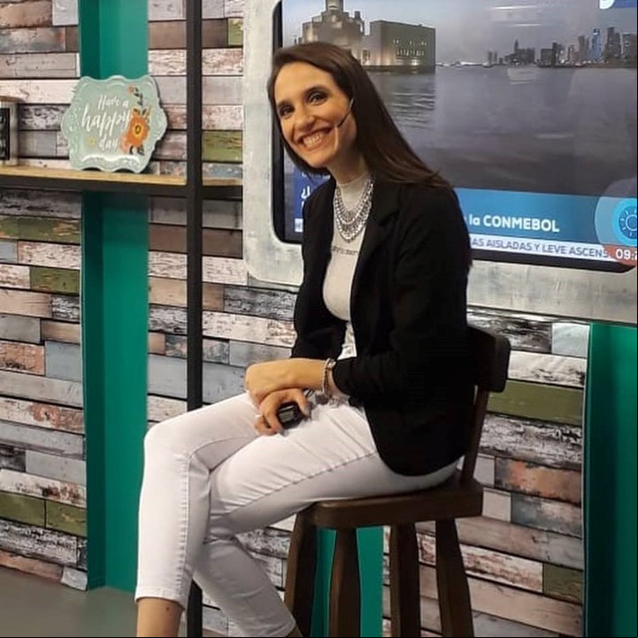 Agustina suele participar en programas de TV. Fotos gentileza.