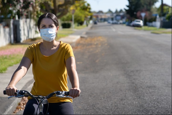 El estado de alerta y la precisión de detección de objetivos en movimiento ayudan a andar en bicicleta. Foto Shutterstock.