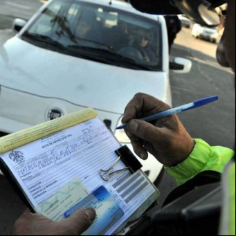 Multas de tránsito: las 4 formas legales de evitar el pago total de una infracción