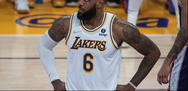 NBA: Stephen Curry y los Warriors dominan la liga mientras LeBron y los Lakers se caen a pedazos