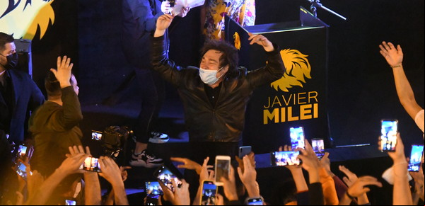 Sorpresa: hicieron un ranking de imagen con 11 políticos y Javier Milei ya aparece segundo