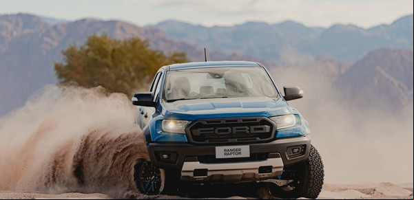 Los consejos de los especialistas de Ford para manejar en la arena y disfrutar al máximo la Raza Fuerte