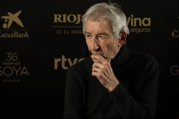 A los 84 años, José Sacristán celebra el Goya de Honor con la frase "retirada no, antes monja"