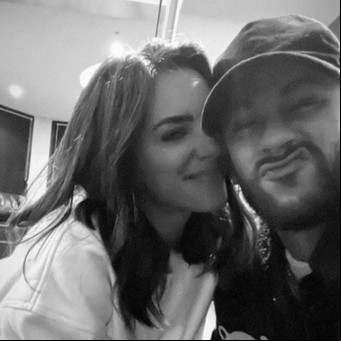 Neymar hizo público su noviazgo con una influencer brasileña tras meses de mantenerla en secreto