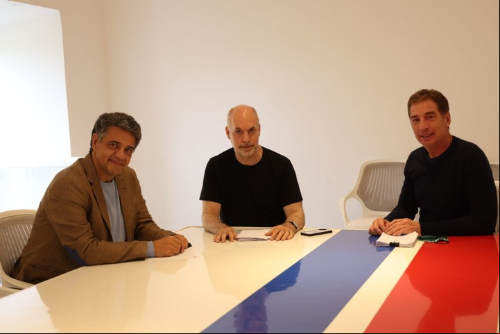 Diego Santilli, con Jorge Macri y Horacio Rodríguez Larreta, todos parte de la mesa de campaña hacia 2023.