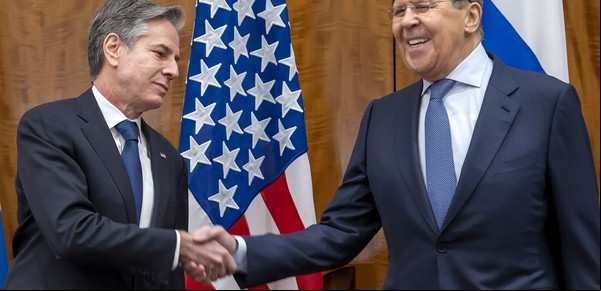 Los cancilleres de Estados Unidos y Rusia ya se reúnen en Ginebra, firmes en sus posiciones sobre Ucrania