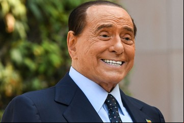 Se retiro Silvio Berlusconi de la carrera presidencial y se refuerza la chance de Mario Draghi