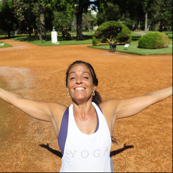 Yoga para principiantes: paso a paso, cómo hacer el saludo al sol