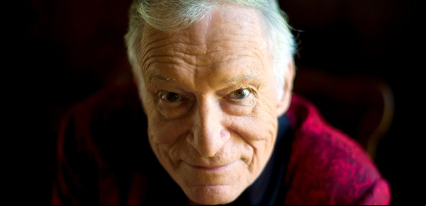 Una ex conejita Playboy contó que vio a Hugh Hefner teniendo sexo con su propio perro