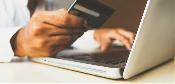 Comercio electrónico: el precio del envío hace fracasar el 55% de las compras online