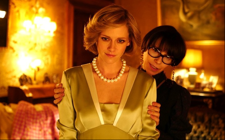 Stewart con Sally Hawkins ("La forma del agua"), que es Maggie, la asistente que guarda un secreto. Foto Diamond Films