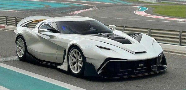 Veloqx Fangio, el superauto inglés que rinde honor al "Chueco" y vuela en la pista