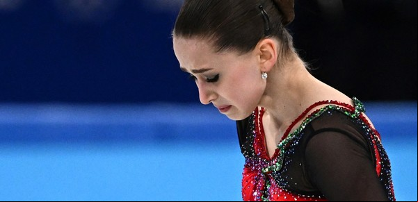 De la promesa de oro a las lágrimas: Valieva se derrumbó bajo la presión y se quedó sin podio en la prueba individual