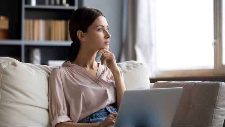 Asumir riesgos para enfrentar desafíos emocionales puede fortalecer la autoestima. / Foto Shutterstock.