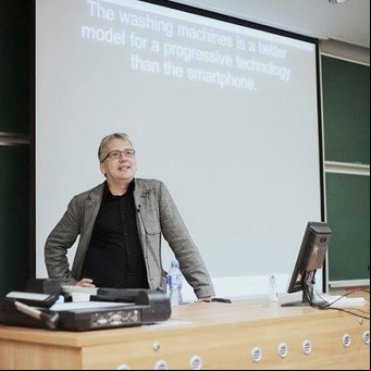 Queremos tanto a Mark Fisher
