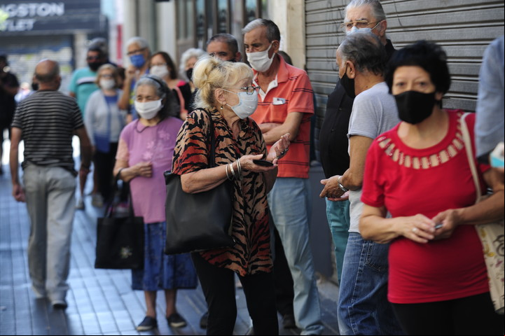 Desde marzo volvió a ser obligatorio el  trámite "Fe de vida" para jubilados . Foto: Luciano Thieberger.