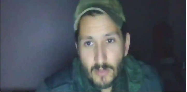 El rostro de "Wali", en una de las pocas fotos que existen del letal francotirador canadiense, dueño del récord mundial de precisión a distancia. Ya está en Ucrania respondiendo al llamado del presidente Volodimir Zelenski.