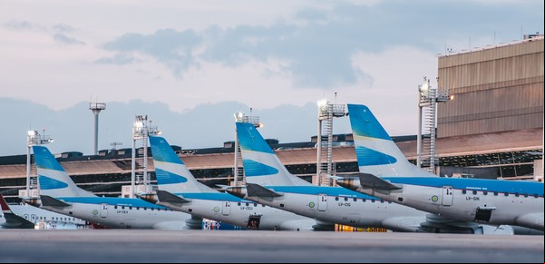Aerolíneas y una paritaria para hacerla "más privatizable"
