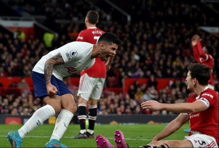 En 2022, el Cuti le había gritado un gol en contra en la cara a Maguire. (FOTO. AP).