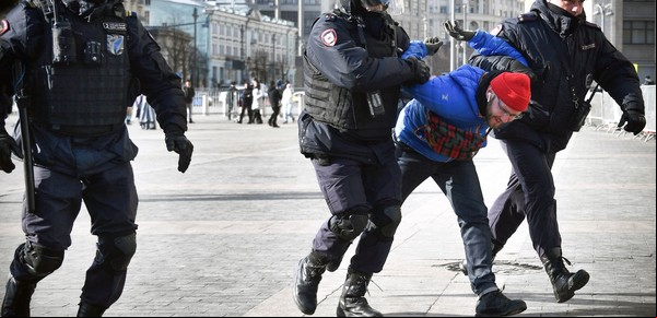 "Las cosas sólo empeorarán": los rusos en un café de Estambul, los "refugiados de Vladimir Putin