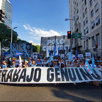 Otra vez un caos de tránsito: piqueteros cortaron 9 de Julio y la zona del Bajo porteño, marcharon al Ministerio de Trabajo y protestaron frente a la Casa de Jujuy