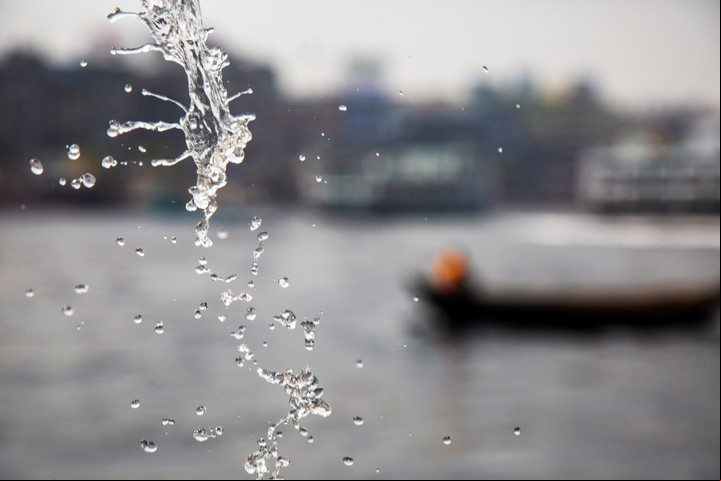 El agua potable es fundamental para el futuro de la humanidad.