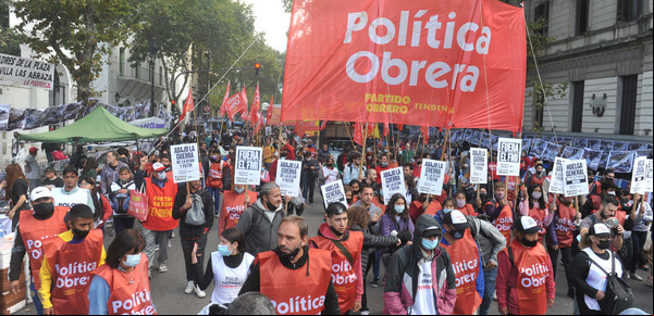 La Izquierda marcó diferencias con la marcha K y emparentó al Gobierno con el FMI