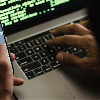 Estafas virtuales: los 4 mensajes más comunes que te pueden hacer caer en la trampa