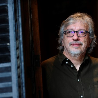 Sergio Olguín revela el lado oscuro de Julio Verne en una aventura brillante