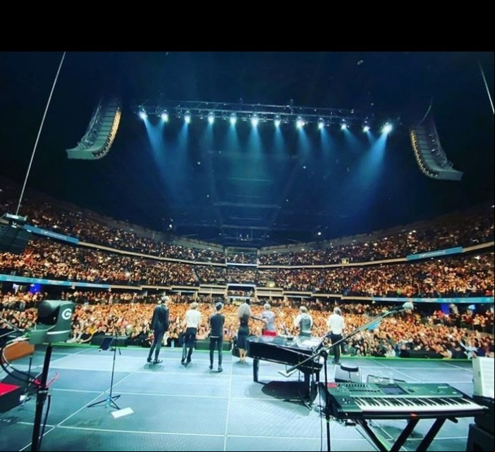 Fito Páez en la despeduida al público de Bogotá. Foto: IG