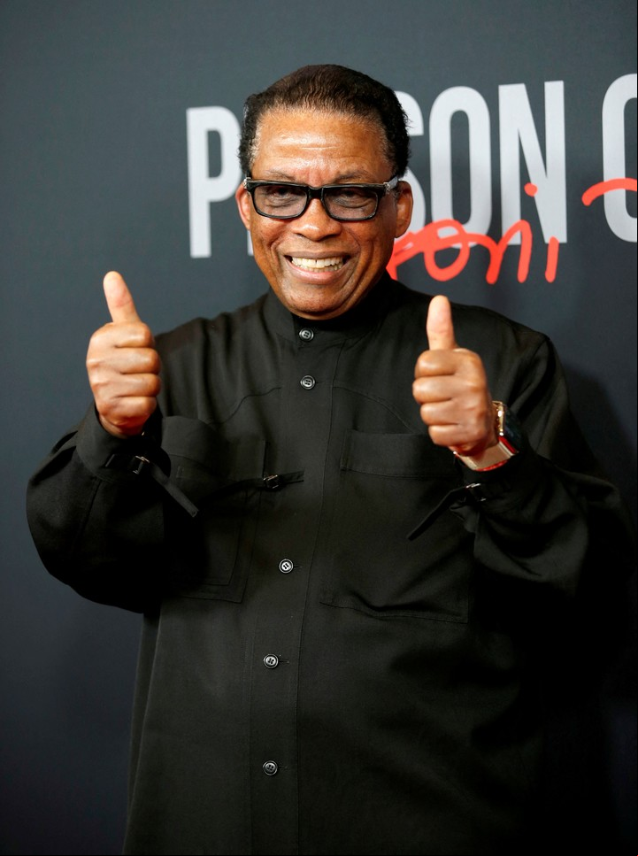 Herbie Hancock llega a la gala MusiCares en honor a Joni Mitchell. Foto: Reuters.