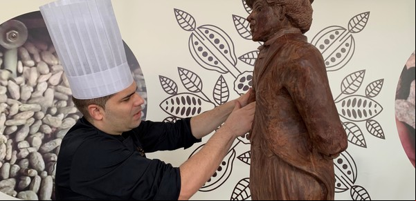 Autos antiguos y "personas" comestibles: lo mejor del Festival Internacional de Chocolate de Óbidos