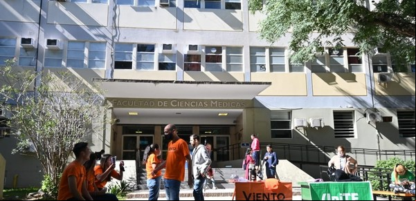 Bochazos en Medicina de La Plata: ahora son dentro de la carrera y reclaman presencialidad