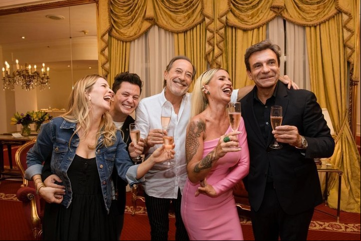 Luisana en el anuncio de "Casados con hijos", que será en enero de 2023 en el Gran Rex. Y sí, también vendrá con toda la familia. Foto Archivo Clarín