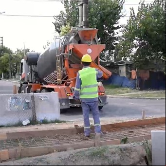 Merlo: harán pasos peatonales en las vías del tren Sarmiento para terminar con los cruces clandestinos