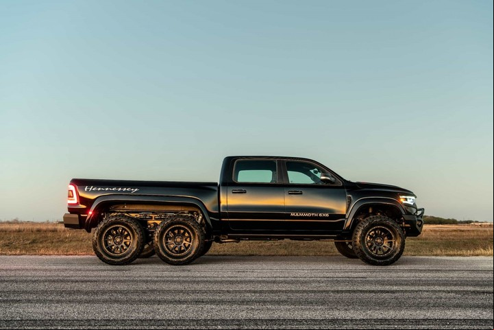 La Hennessey Mammoth 1000 TRX mide 7,12 metros de largo.