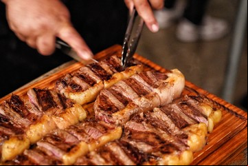 El bife de chorizo a examen: tres sommeliers especializados analizan la calidad de la carne