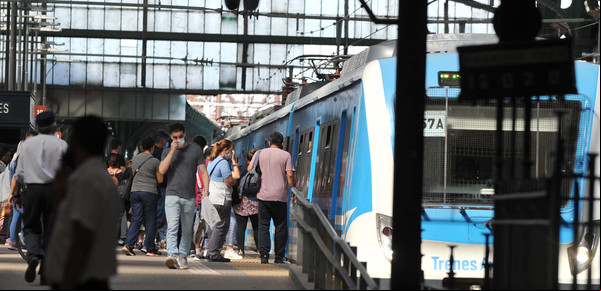 Trenes, colectivos, subtes y vuelos: cómo funcionará el transporte el día del paro de la CGT