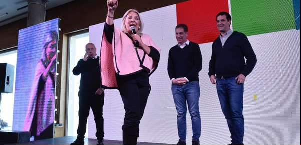 Las sospechas de Elisa Carrió, Cristina Kirchner alega torpeza y el Ahora 12 de Mauricio Macri