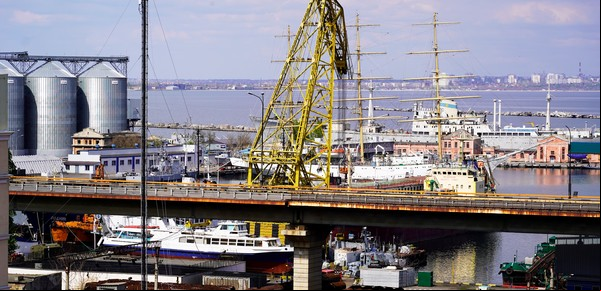 La guerra Rusia-Ucrania: los gobiernos europeos dan el primer paso para embargar el petróleo ruso