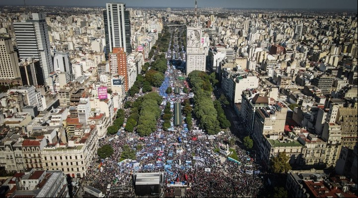 1 de mayo de 2022. La marcha de las organizaciones sociales oficialista que se repetirá en 2 semanas.