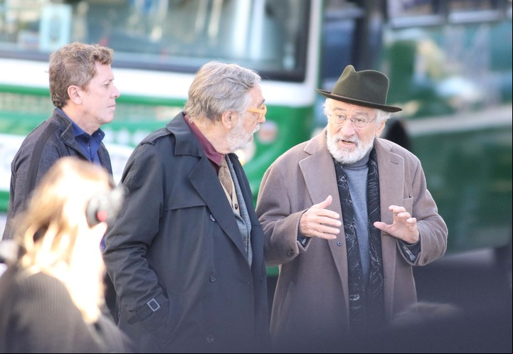 Una foto del último día de rodaje de "Nada", en Diagonal Norte, con Brandoni y De Niro. Foto RS Fotos