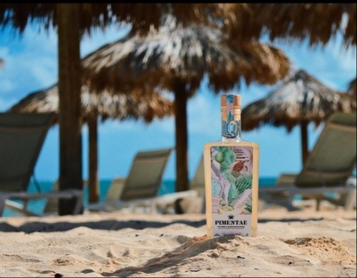 La marca Pimentae lanzada por las amigas ofrece dos bebidas diferentes a base de tequila.