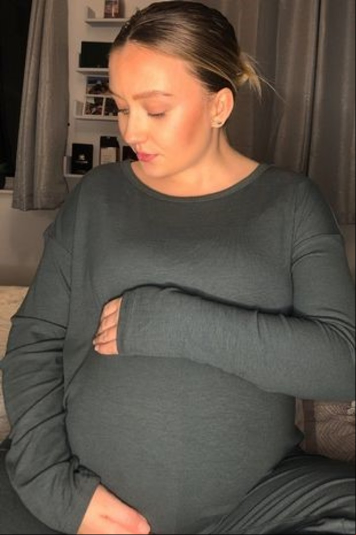 Megan Kristie quedó embarazda y durante su licencia comenzó con su "trabajo de ahorro". ,