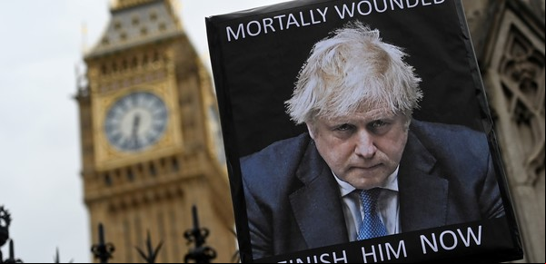Crisis en Gran Bretaña: Boris Johnson logró superar el voto de confianza y seguirá en el poder